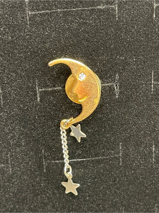Jewelry - Vintage Avon moon and stars label pin